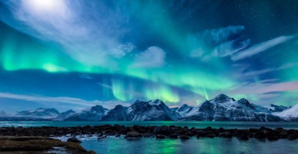 
La Laponie suédoise, pays du Père Noël, est une destination connue pour ses paysages sauvages, ses aurores boréales et sa cul