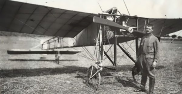 Histoire de l’aviation – 27 février 1913. Le pilote de nationalité russe Slavorosov se livre, en cette fin de mois de févri