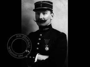 


Histoire de l’aviation – 25 mai 1911. Pas moins de trois mille deux cents kilomètres, voilà ce qui attend le sous-lieut