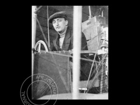 
Histoire de l’aviation – 18 avril 1910. Depuis le 15 avril 1910, se tient le tout premier meeting aérien ayant lieu à Nic