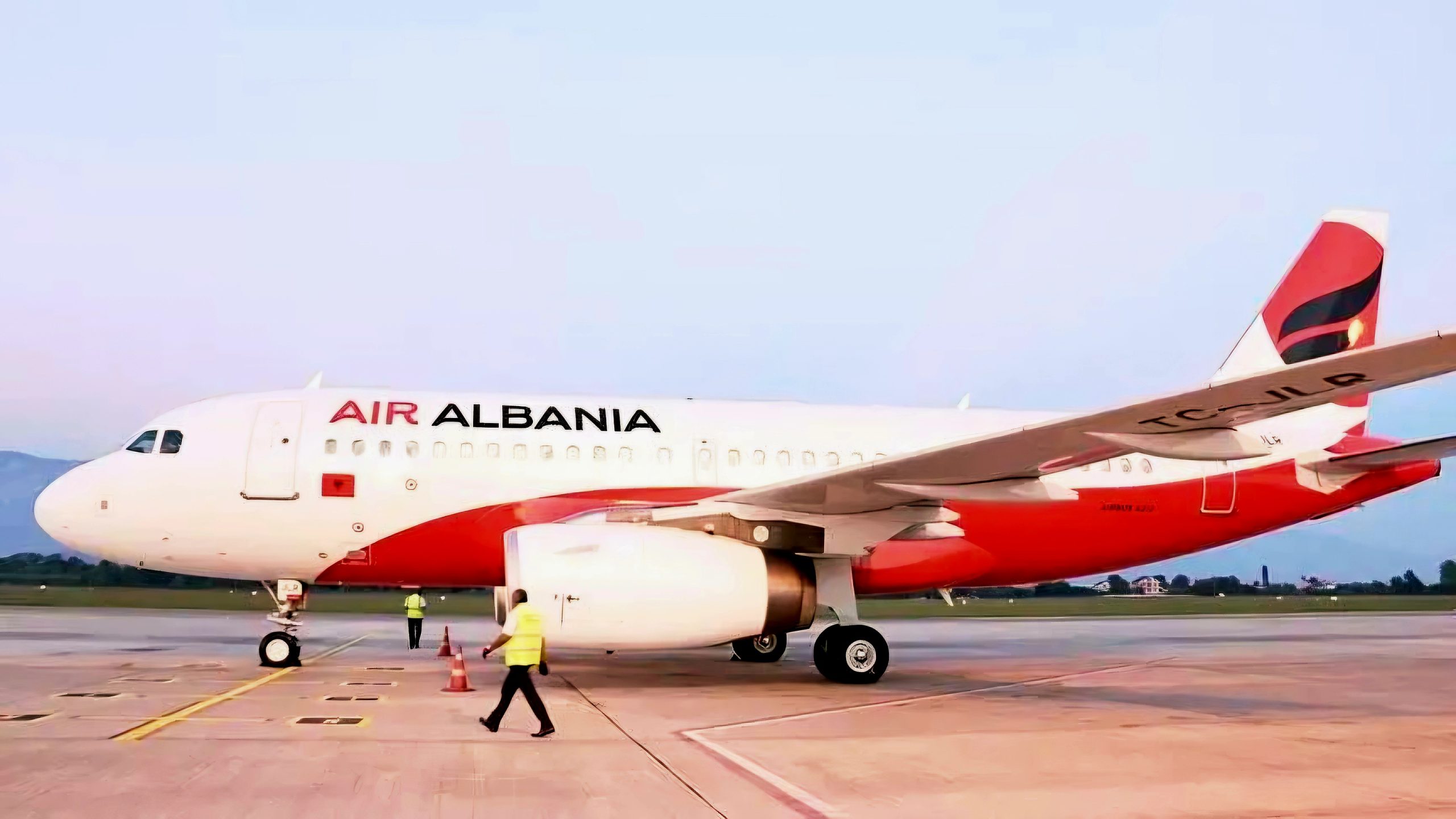 Air Albania cloue sa flotte au sol après le retrait de Turkish Airlines 1 Air Journal Air Albania cloue sa flotte au sol après le retrait de Turkish Airlines 1 Air Journal