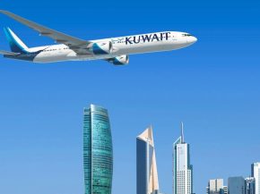 
Des drones ont frappé à deux reprises l’aéroport international de Koweït, endommageant son radar sans faire de victimes hum