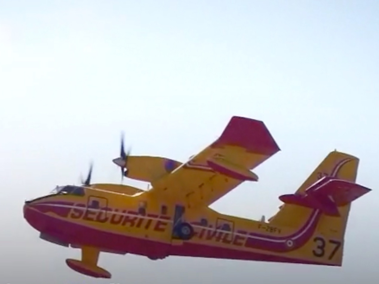 Grèce : l’UE coordonne sa plus importante opération aérienne anti-incendie