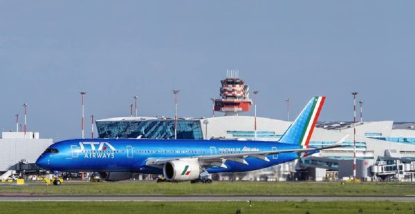 
L’Italie fait face à un risque de rupture d’approvisionnement en kérosène, qui conduit aux premières restrictions dans qu