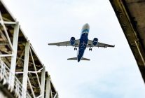 
Chaos dans les aéroports indiens après des centaines d’annulations chez IndiGo, la plus grande compagnie du pays, prises au p