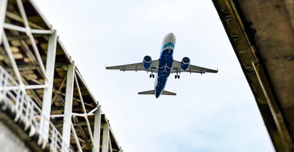
Chaos dans les aéroports indiens après des centaines d’annulations chez IndiGo, la plus grande compagnie du pays, prises au p