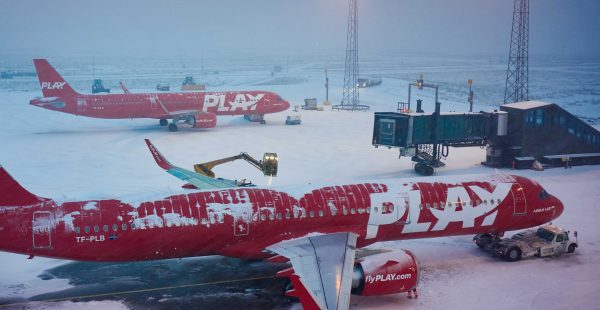 

Des milliers de passagers ont été bloqués depuis vendredi dernier à l’aéroport de Reykjavik, le très mauvais temps empê