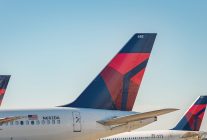 
Delta Air Lines a affiché une perte nette de 289 millions de dollars au premier trimestre 2026. Un an plus tôt, elle avait réa