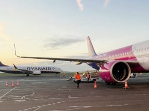 
Les&nbsp; low cost sont souvent associées à des tarifs cassés, à des cabines densifiées et à des services réduits au stric