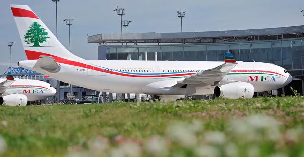 
La trêve conclue entre Israël et le Hezbollah relance progressivement le trafic aérien à Beyrouth, la capitale libanaise, ave