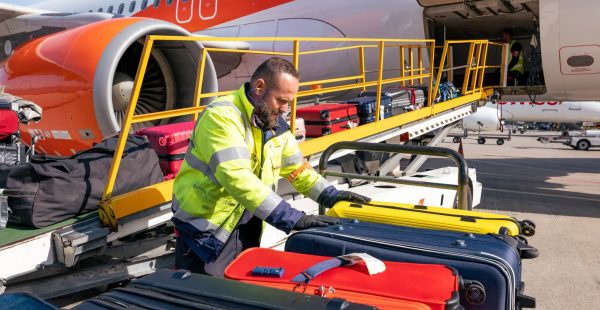
EasyJet étend à Birmingham, au Royaume-Uni, son service gratuit de dépôt de bagages la veille, baptisé   Twilight Bag Drop 