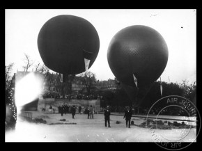 
Histoire de l’aviation – 22 décembre 1913. Selon une information parvenant de la ville de Saint-Pétersbourg, en ce lundi 22
