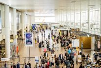 
Le trafic de passagers dans les aéroports européens devrait revenir l an prochain à ses niveaux d activité d avant la pandém
