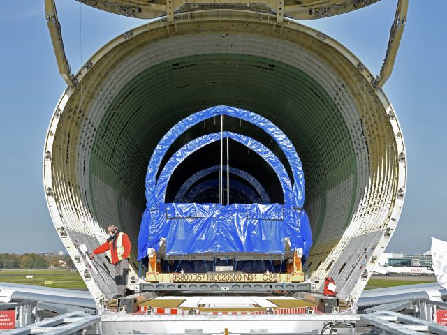 Photo : le Beluga XL se pose à Nantes-Atlantique 4 Air Journal Photo : le Beluga XL se pose à Nantes-Atlantique 4 Air Journal