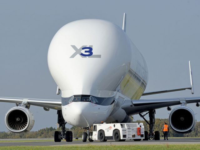 Photo : le Beluga XL se pose à Nantes-Atlantique 1 Air Journal Photo : le Beluga XL se pose à Nantes-Atlantique 1 Air Journal