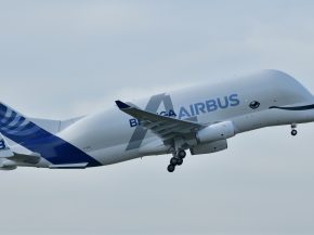 
L’aéroport Nantes-Atlantique a accueilli pour la 1ère fois, le 5 novembre, sur son tarmac le Beluga XL, avion-cargo de grande