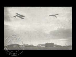 
Histoire de l’aviation – 10 février 1914. Aux environs de la capitale d’Allemagne, Berlin, va avoir lieu une terrible co