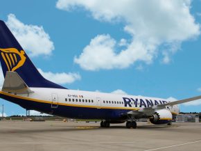 
Alors que Ryanair impose depuis le 12 novembre 2025 la dématérialisation totale des cartes d’embarquement, l’Autorité Nati