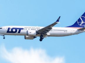 
Un nouveau Boeing 737 MAX 8 vient d’intégrer la flotte de LOT Polish Airlines, livré par le loueur américain Aviation Capita