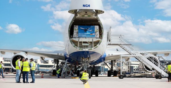 
La demande mondiale de fret aérien a augmenté de 4,1% en octobre 2025 par rapport à octobre 2024, mesurée en tonnes‑kilomè