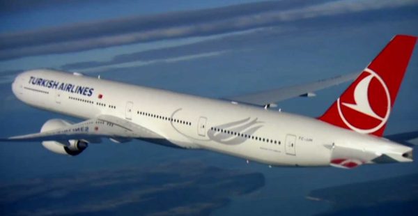 
Un atterrissage sans encombre s’est transformé en incident spectaculaire jeudi 11 juin 2026 à l’aéroport d’Antalya : un 