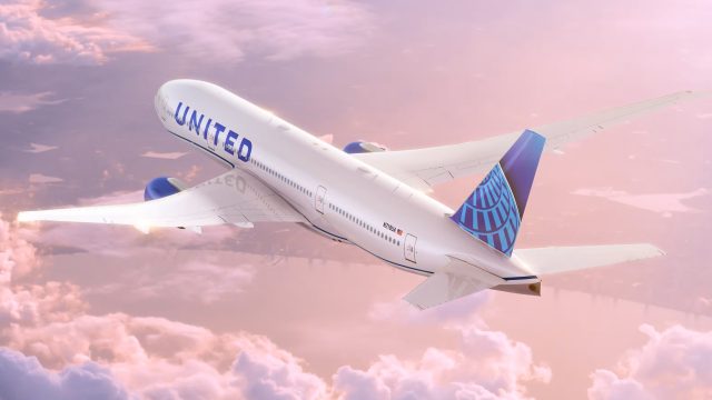 United célèbre 35 ans de vols directs entre Paris et Washington