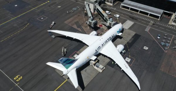 
Depuis dimanche soir, plusieurs dizaines de passagers réunionnais se retrouvent bloqués à Johannesburg, en Afrique du Sud, inc