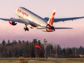 
Air India a cloué au sol l’un de ses Boeing 787-8 Dreamliner après le signalement d’un possible défaut sur un sélecteur d