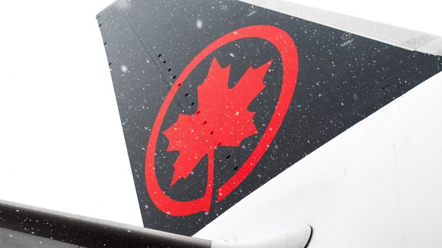 Air Canada : départ controversé du PDG Michael Rousseau avec des millions en titres et une rente à vie