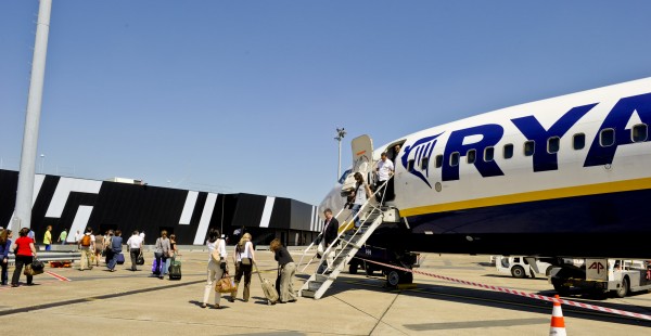 
Ryanair a annoncé l ouverture de deux nouvelles lignes au départ de la France vers les îles Canaries espagnoles pour l été 2