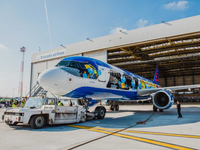 Brussels Airlines : un Airbus A320 se fait schtroumpfer (photo) 3 Air Journal Brussels Airlines : un Airbus A320 se fait schtroumpfer (photo) 3 Air Journal