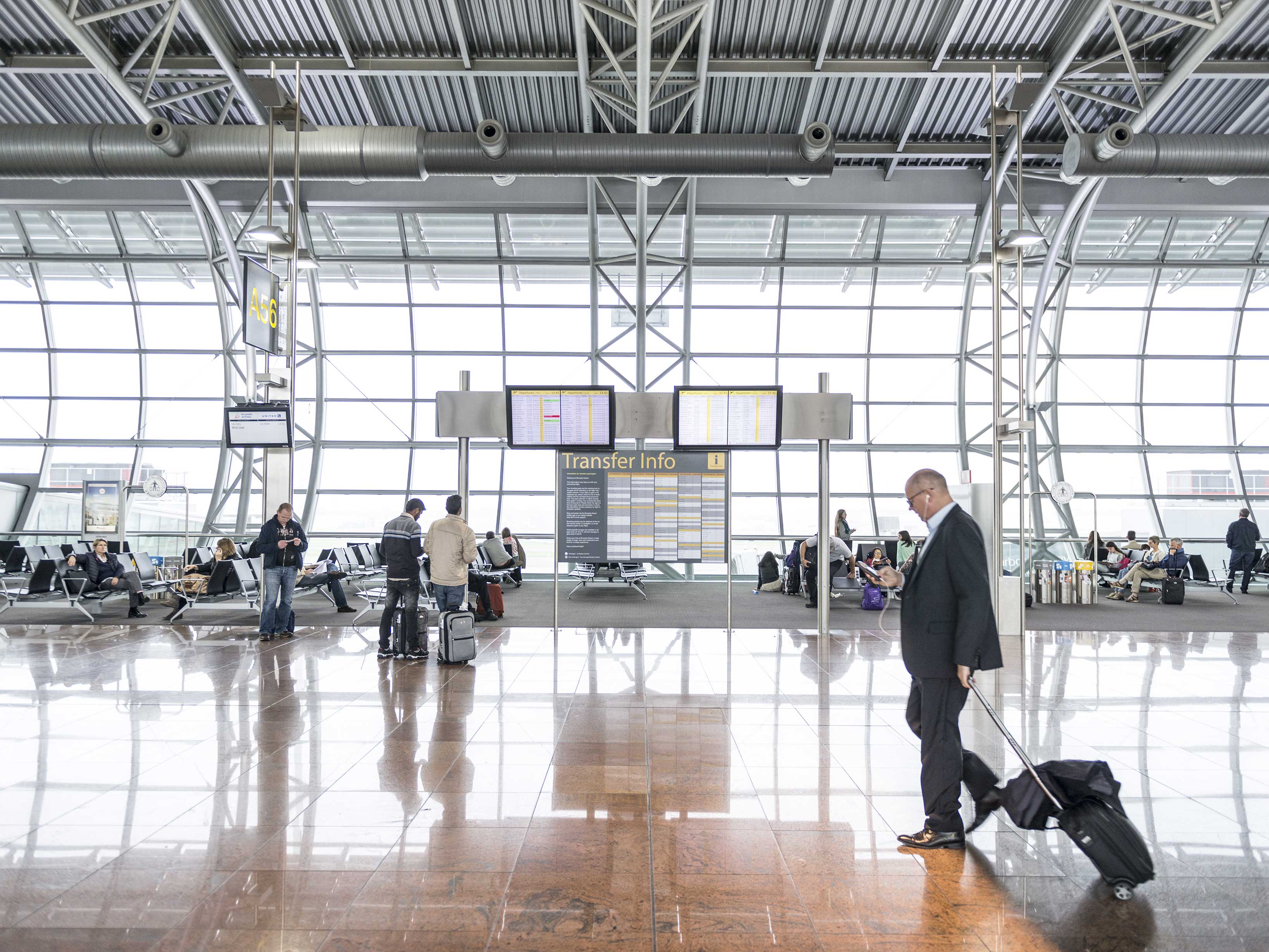 Aéroport de Bruxelles : plus de 720.000 passagers attendus à la Toussaint 74 Air Journal