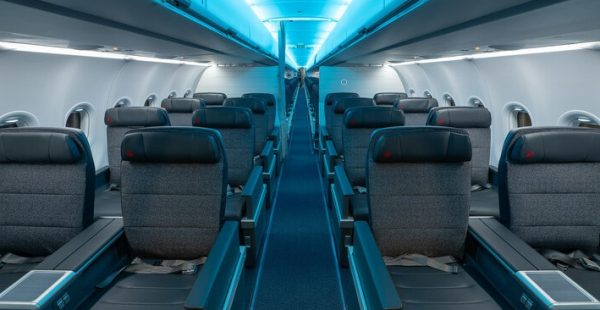 
Air Canada a remis en service son premier Airbus A321 modernisé et doté d un tout nouvel aménagement intérieur combiné à de
