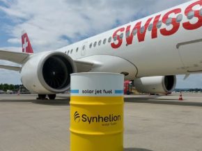 
La Suisse ne dispose que de 72 jours de réserves obligatoires de kérosène, loin des 90 jours prescrits par la loi, alors que l