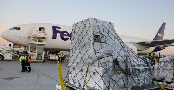 
FedEx a annoncé mercredi la fermeture de sa base de personnel navigant à Hong Kong et la délocalisation à l’étranger de se