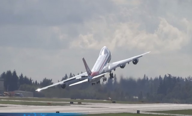 air-journal cargolux b747-8