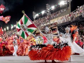 
Le carnaval brésilien est une fête nationale qui se déroule chaque année, avec des célébrations dans tout le pays. Voici le