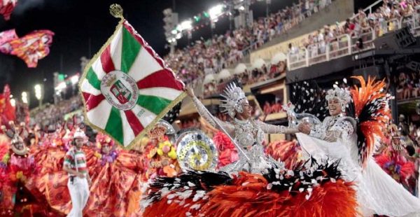 
Le carnaval brésilien est une fête nationale qui se déroule chaque année, avec des célébrations dans tout le pays. Voici le