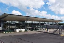 
Moins de neuf mois après la reprise de la concession de l aéroport de Cayenne, l exploitant aéroportuaire français Egis encle