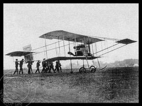 


Histoire de l’aviation – 22 décembre 1910. Alors que le pilote de nationalité britannique Cecil Stanley Grace tente de s