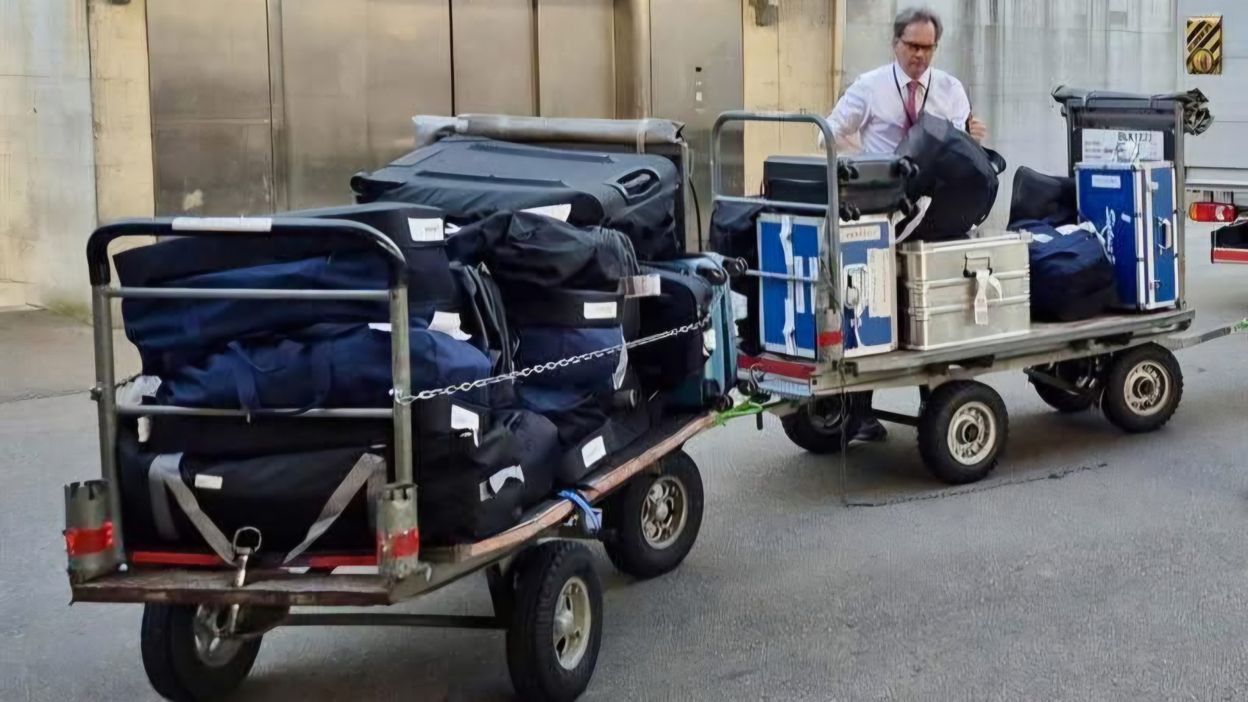 Rome-Fiumicino : les passagers d’un vol Wizz Air débarquent, leurs bagages poursuivent le vol vers Lampedusa 1 Air Journal