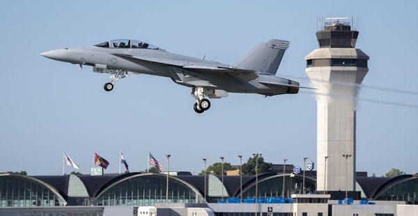 
Le bras de fer social se poursuit chez Boeing, où 3 200 ouvriers de plusieurs sites dédiés à la production d’avions et d’