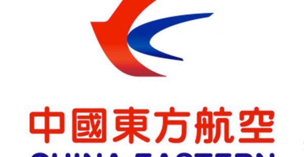 Après un Dreamliner de Norwegian qui lâche des débris métalliques sur Rome, c est au tour d un Boeing 777-300 de China Eastern