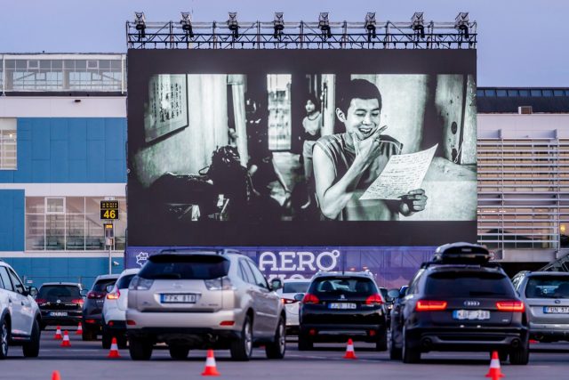 Insolite : un cinéma en plein air à l'aéroport de Vilnius 3 Air Journal Insolite : un cinéma en plein air à l'aéroport de Vilnius 3 Air Journal