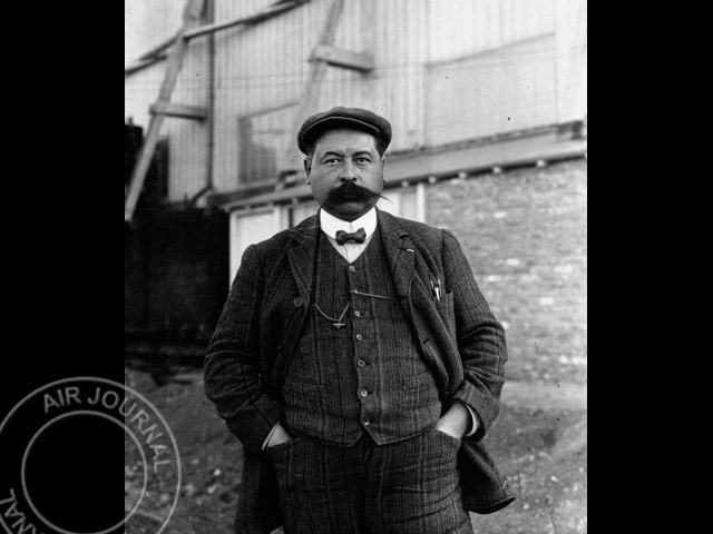 Le 4 août 1904 dans le ciel : Entrée en piste du « Lebaudy II »