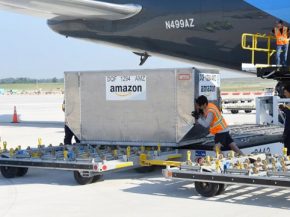 
Amazon a inauguré hier à l aéroport international de Cincinnati dans l Ohio son Amazon Air Hub, une plateforme aéroportuaire 