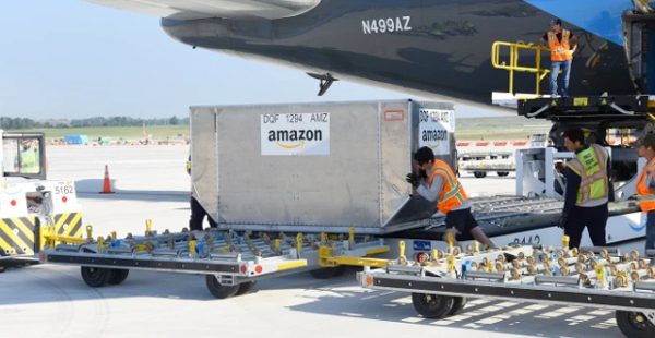 
Amazon a inauguré hier à l aéroport international de Cincinnati dans l Ohio son Amazon Air Hub, une plateforme aéroportuaire 