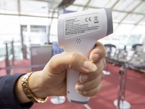 Le Canada exige désormais la vérification de la température de tous les passagers voyageant à destination du Canada ou des voy