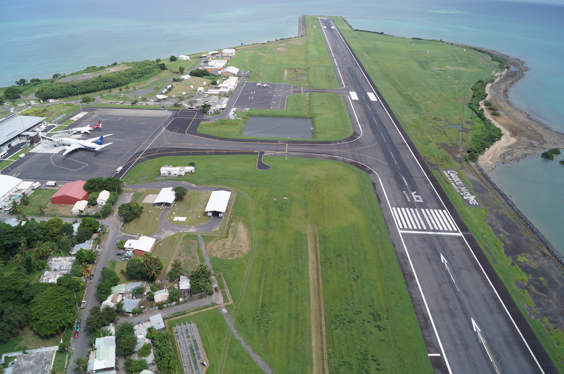 Mayotte : piste de l’aéroport allongée, prix surveillés 1 Air Journal