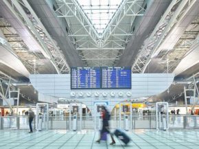 
Le trafic de passagers dans les aéroports gérés par VINCI Airports a augmenté de 12% l année dernière par rapport à 2020 m